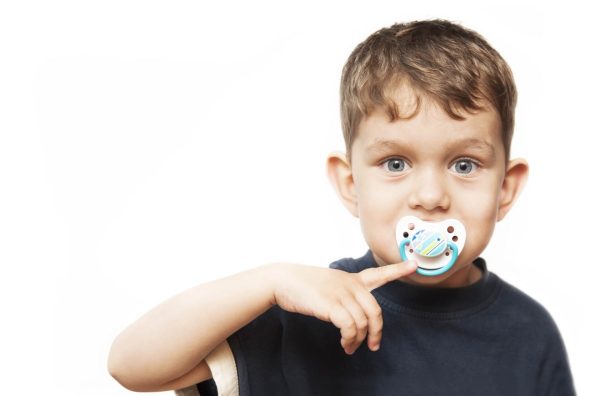 Faut-il laisser les enfants sucer tétines et pouce ? Faut-il laisser les enfants sucer tétines et pouce ?